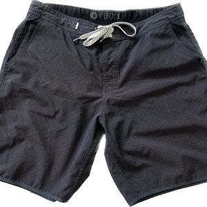 Size 32 vuori men’s shorts